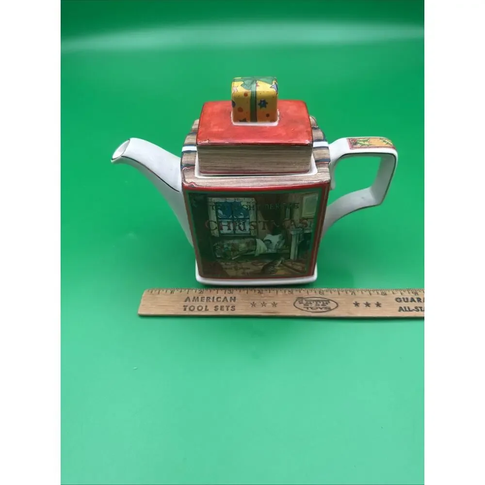 1997 Sadler Classic Stories “The Night before Christmas” Teapot